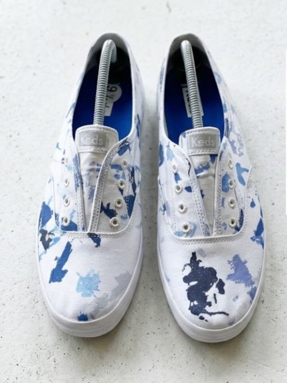 NEW KEDS LACESS TIE DYE / COW PRINT SLIP ON SNEAKERS Blue White Comfort 9.5